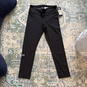 Brand New Under Armour Cropped Black Leggings